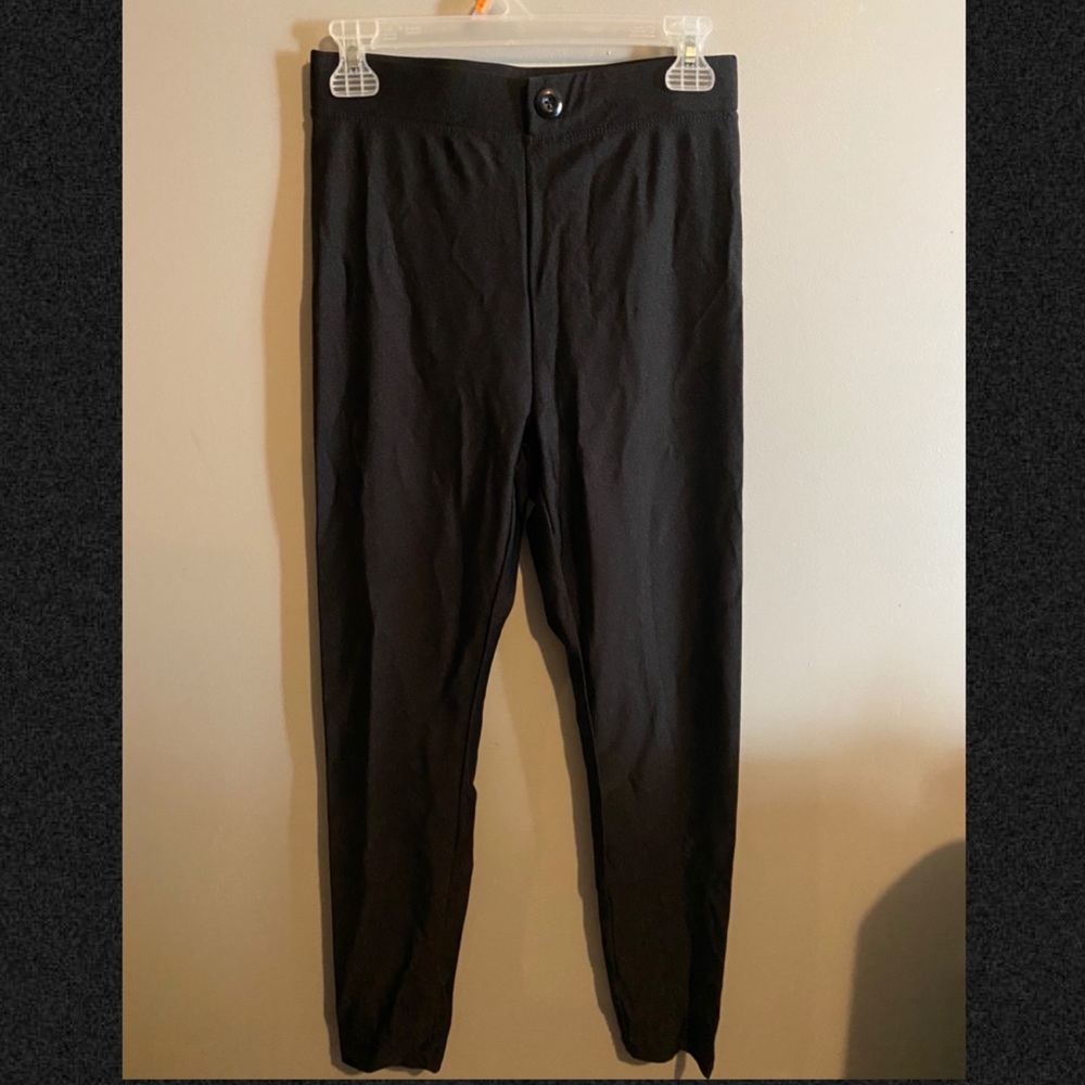 Shiny black leggings from SHEIN.